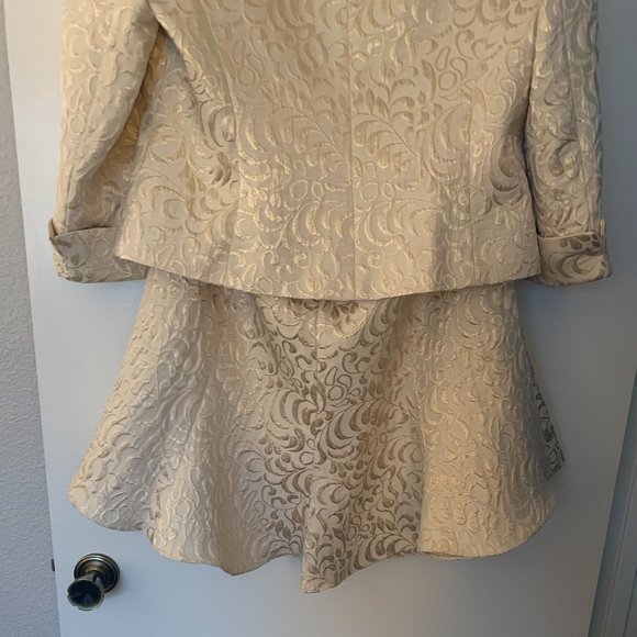 Womens Suit - Picture 3 of 8